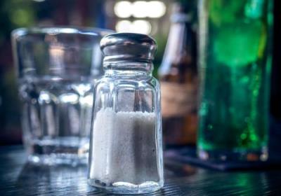 آیا مصرف نمک باعث چاقی می شود