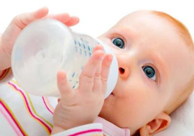 فرق شیر مادر و شیرخشک