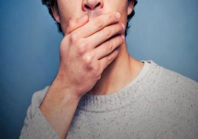 رفع بوی بد دهان با مواد طبیعی